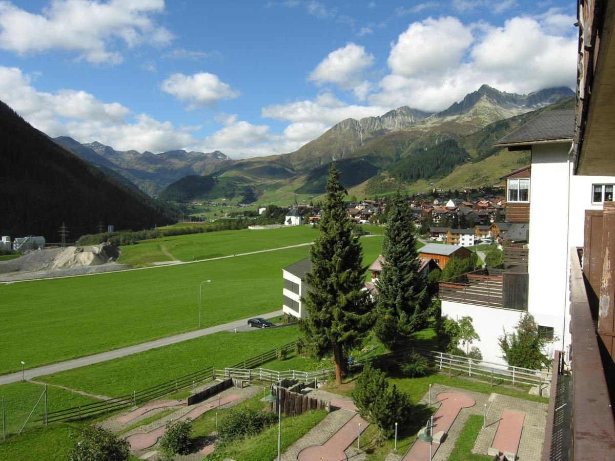 Jugendhotel Alpina Sedrun Exteriör bild